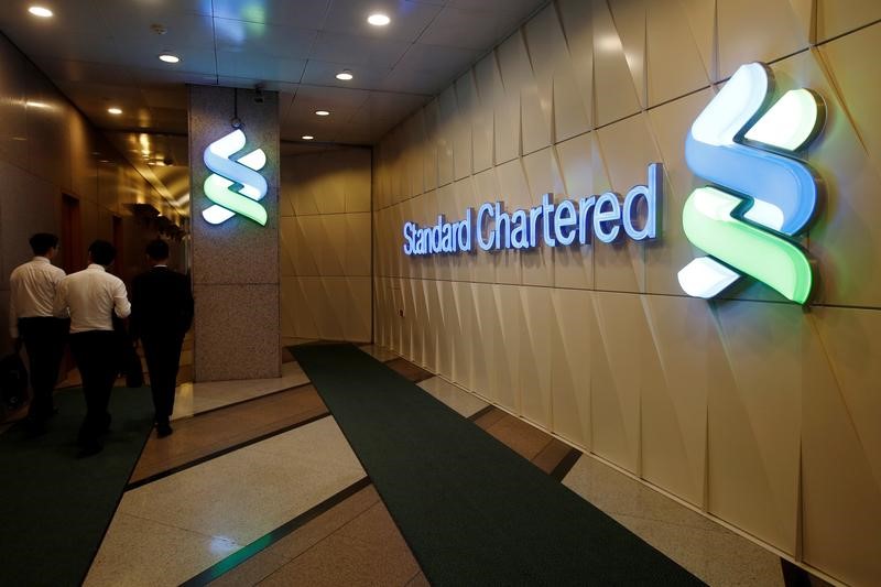 &copy; Reuters.  StanChart JV, two others win Hong Kong online-banking license