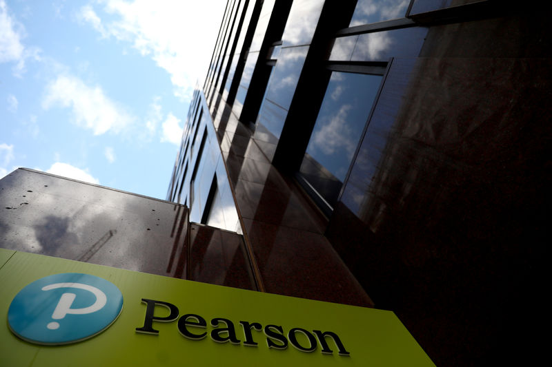&copy; Reuters.  Vistry on track for annual profits, Pearson set to top expectations
