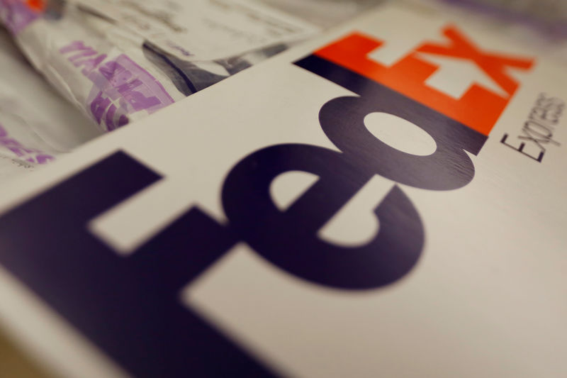 Movers before opening: FedEx plunges into warning, applies optoelectronics to asset sale
