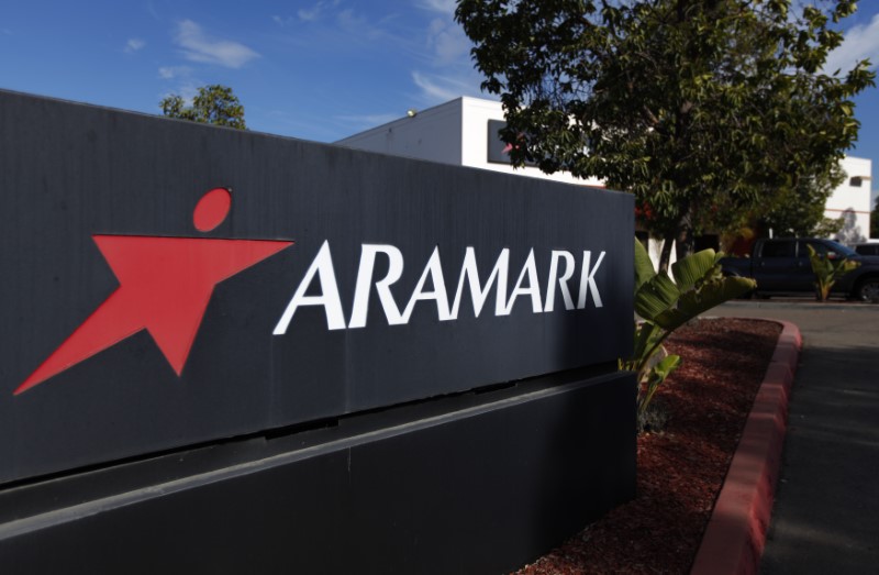&copy; Reuters.  Food services firm Aramark to buy Avendra, AmeriPride in $2.35 billion deal