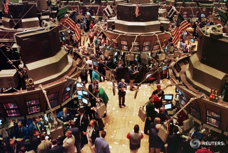 &copy; Reuters.  Wall Street cierra otra jornada de triple récord