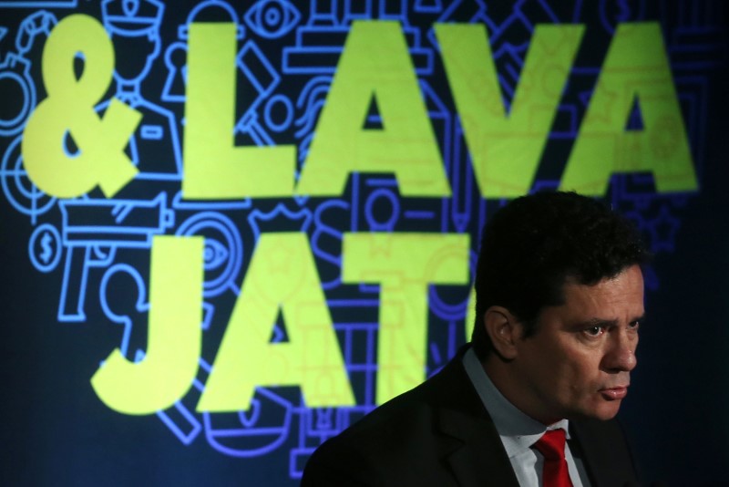 &copy; Reuters.  PERFIL-Algoz de Lula, Moro deixa posto de principal astro da Lava Jato para ser ministro de Bolsonaro