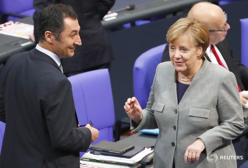 &copy; Reuters.  VIRUS-TICKER-Merkel - Scholz wird weitere Hilfen für Wirtschaft ankündigen