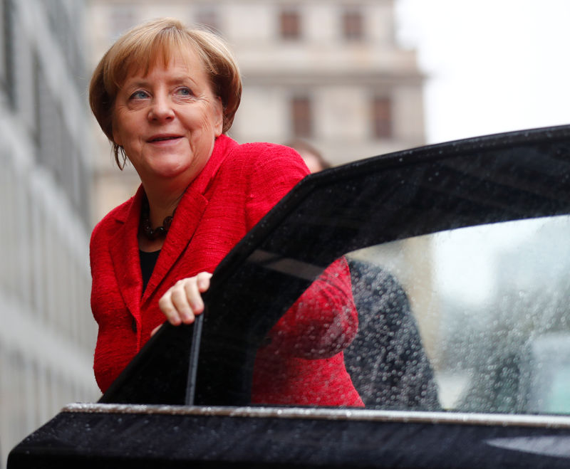 &copy; Reuters.  Merkel confía en cerrar un acuerdo de coalición el jueves