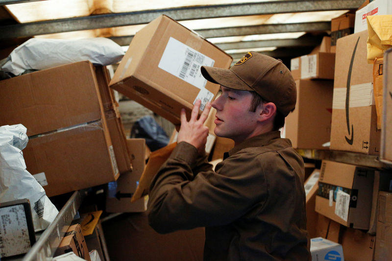 &copy; Reuters.  Stuck-at-Home Shoppers Aren’t Using E-Commerce as an Escape