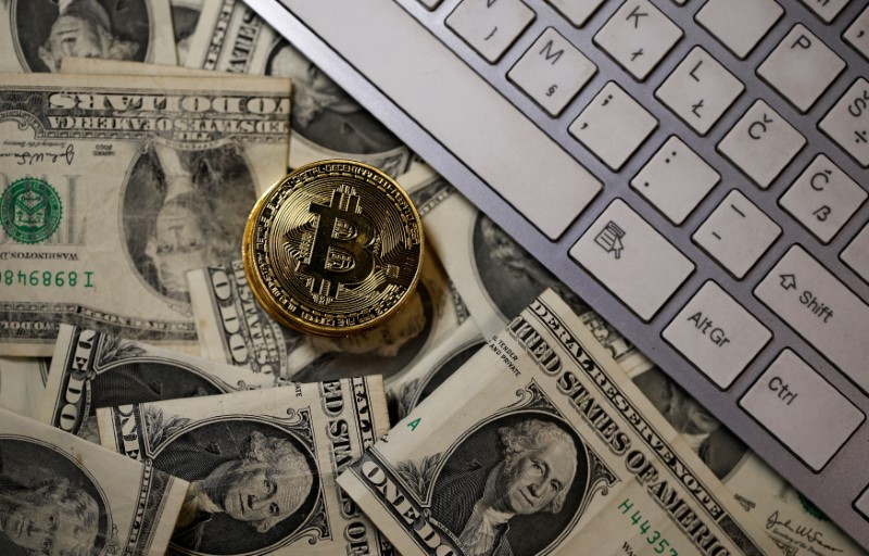 Bitcoin Remains Bearish as Cryptos Fall