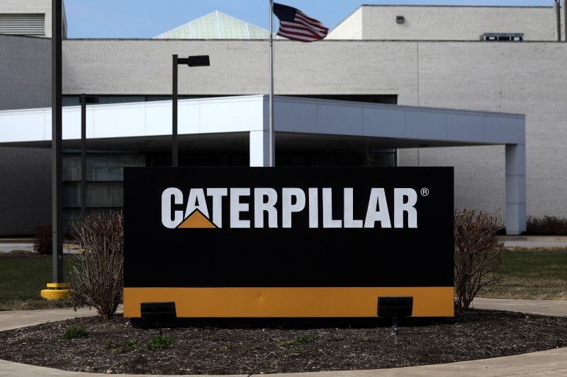 Baird cuts Caterpillar and United Rentals on valuation, sees 15-20% downside risk
