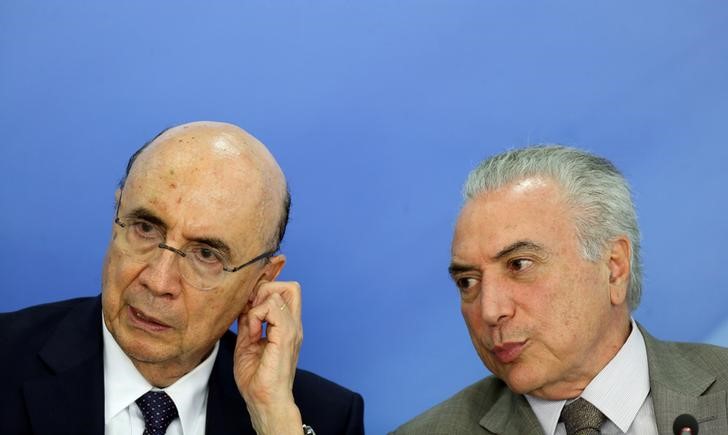 &copy; Reuters.  Não é racional esperar que eu e Temer sejamos candidatos ao mesmo tempo, diz Meirelles