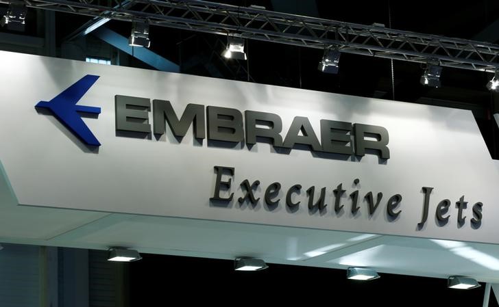 &copy; Reuters.  Embraer pushes E2 jet's low maintenance, fuel costs amid Airbus rivalry