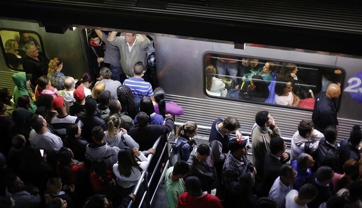 &copy; Reuters.  Metrô de SP cogita demitir quem faltar por causa da greve