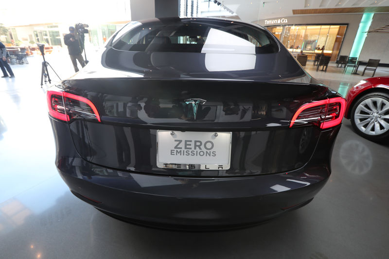 Elon Musk Gives Tesla Service Center And FSD Update, Calls This Milestone ‘A Big Deal’ By Benzinga