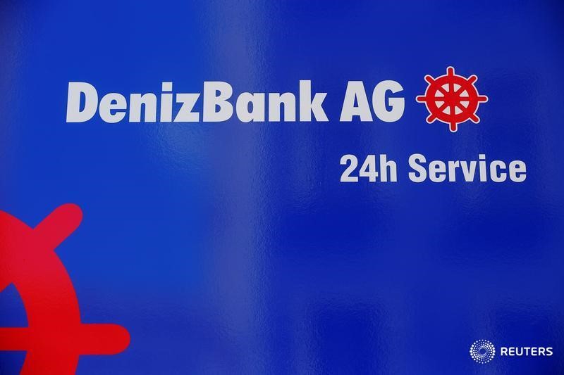 &copy; Reuters.  Denizbank: Bankamızın sistemlerinde kesintiye neden olan sorun kademeli olarak giderilmektedir