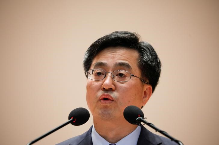 &copy; Reuters.  South Korea finance minister to focus on impact of minimum wage hikes