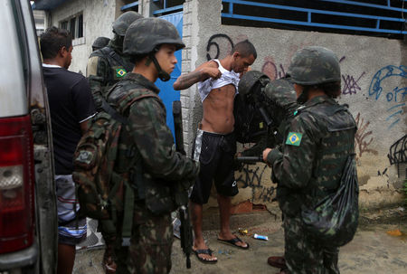 Proposta do pacote estabelece progressivamente idade mínima para reserva remunerada de militar