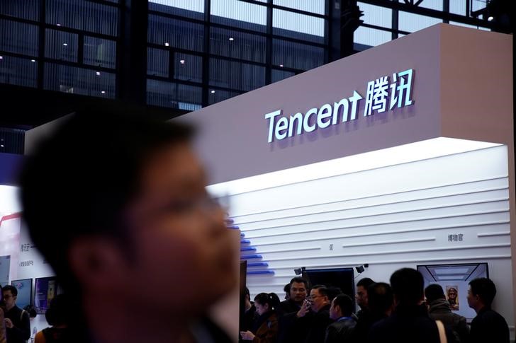 &copy; Reuters.  Tencent ziet winst kelderen na regels Peking