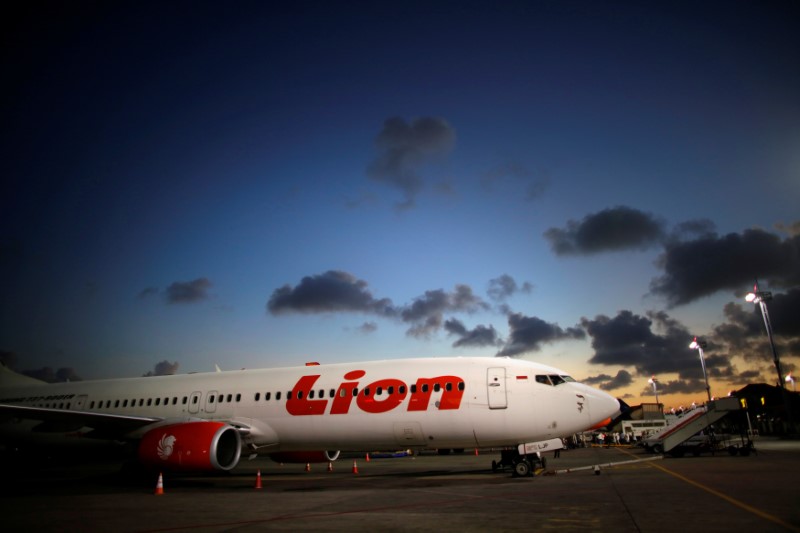 &copy; Reuters.  Optional warning light could have aided Lion Air engineers before crash - experts
