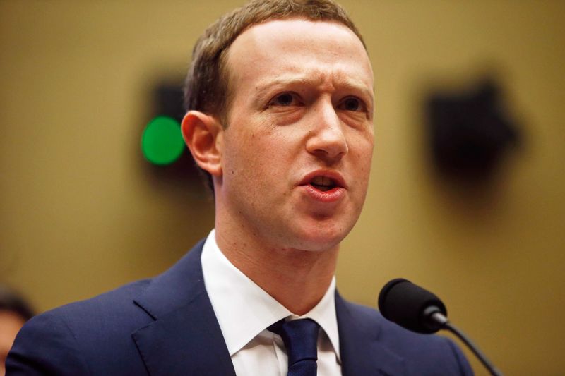 &copy; Reuters.  Цукерберг высказался против «разрушения» Facebook
