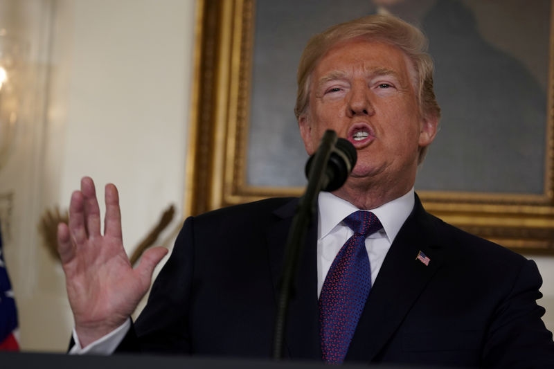 &copy; Reuters.  Trump threatens U.S. government shutdown over border wall