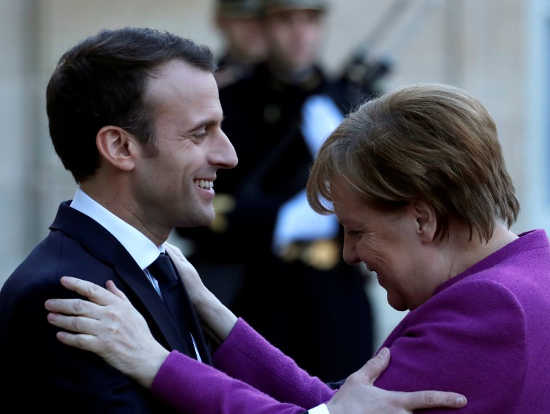 &copy; Reuters.  Macron ve Merkel, bir araya geldi