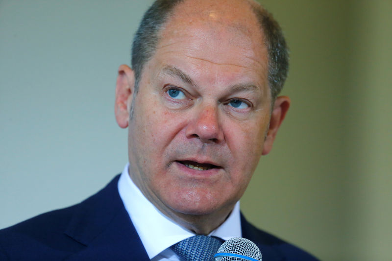 Scholz Rebuffs Putin Lectures on Nazism, Warns of Responsibility for Food Markets