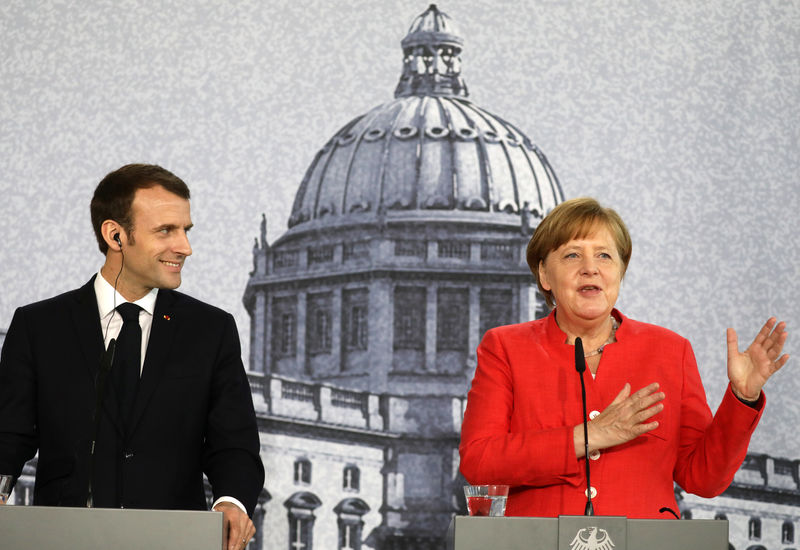 &copy; Reuters.  La France et l'Allemagne s'invitent dans la crise Turque