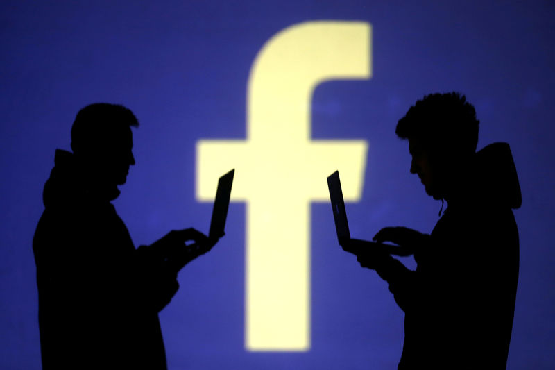 פייסבוק הרוויחה מצמיחת הפרסום בתקופת הקורונה, אך אפל עלולה לקלקל לה את החגיגה