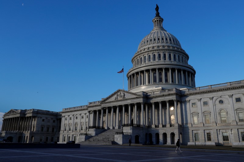 &copy; Reuters.  U.S. House passes bills that would re-open Agriculture, Transportation agencies