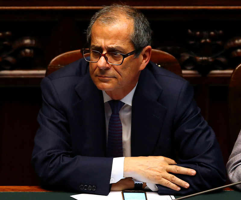 &copy; Reuters.  Italian bond yields drop as Tria looks to restore market confidence
