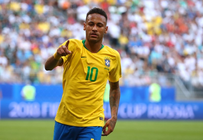 &copy; Reuters.  Na pré-Black Friday, brasileiro quer mesmo é camisa da seleção brasile