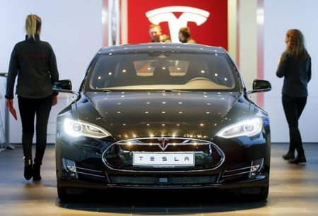 Deutsche Bank cuts Tesla Q3 estimates and warns that 2024 is ‘at much larger risk’