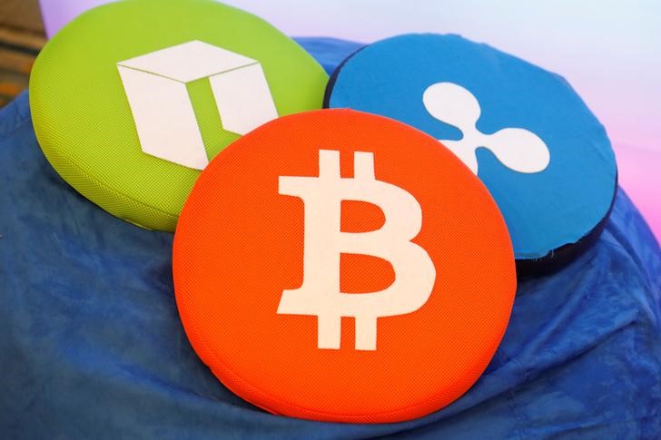 Bitcoin Stays Above $10,000; VanEck and SolidX Offer ETF-like Bitcoin product