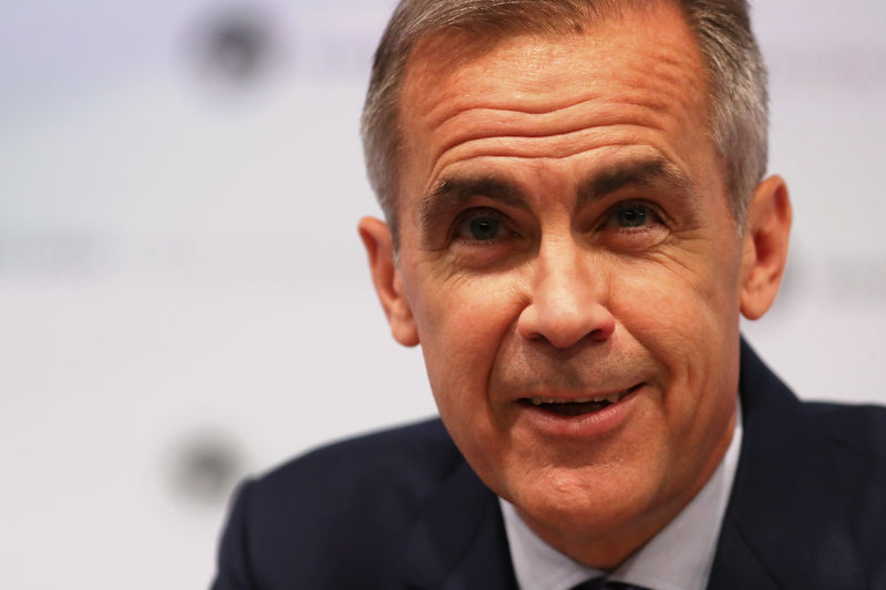 &copy; Reuters.  Il Governatore della BoE Carney resterà al timone per gestire il post-Brexit