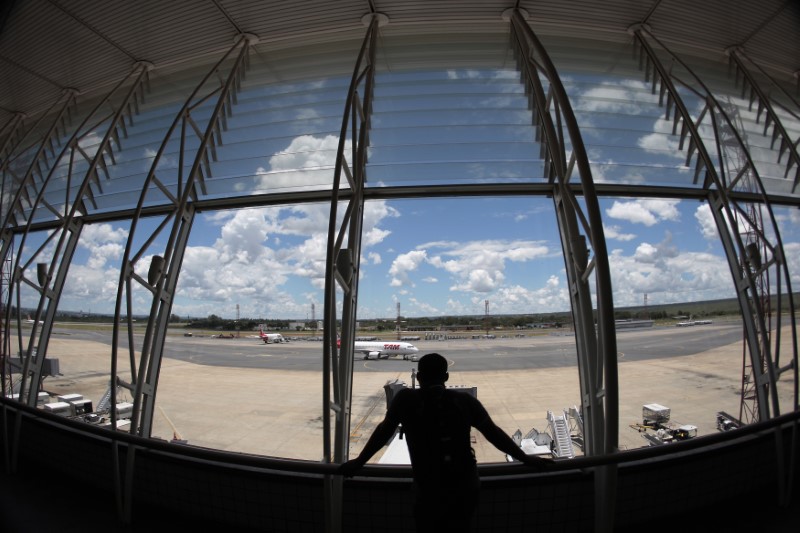 'Veremos mais aéreas falindo até o começo de 2022', diz diretor da Iata