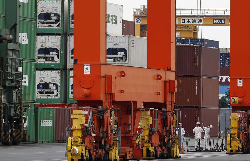 &copy; Reuters.  UPDATE 1-DP World optimistic on emerging markets, unconcerned by Trump