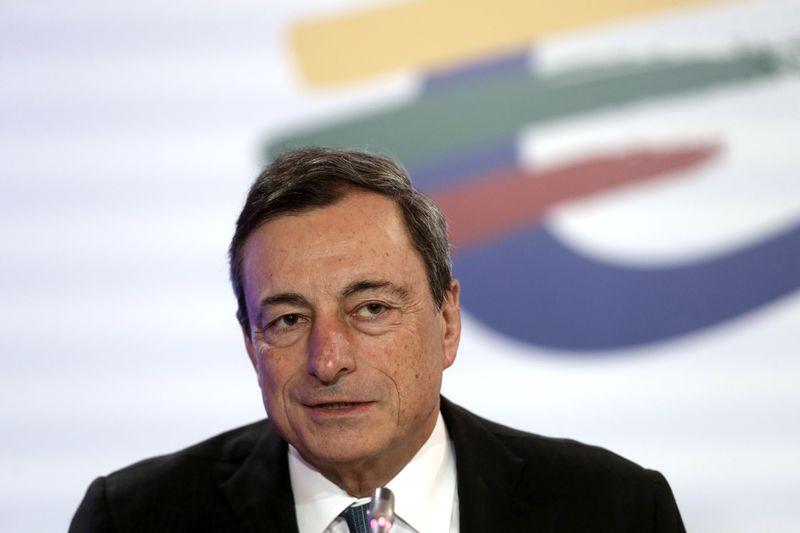 &copy; Reuters.  Draghi: vulnerabilità banche italiane va gestitita