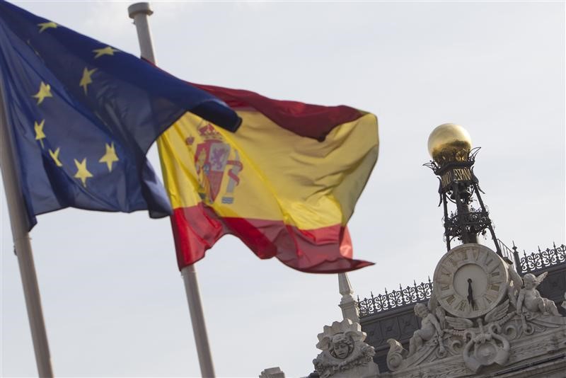 &copy; Reuters.  Las acciones de España, a la baja ante el continuo revuelo político