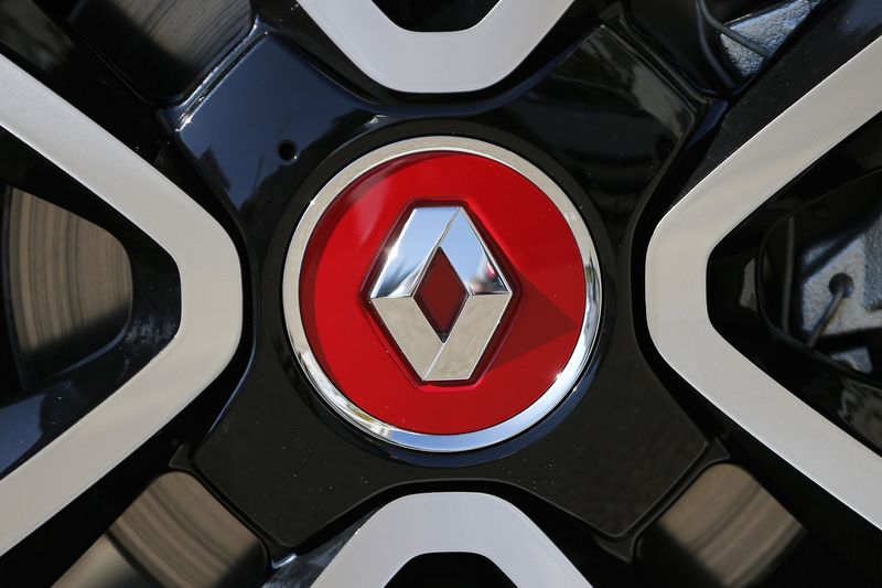 Renault eyes EV unit IPO to slash costs, targets 2024 launch