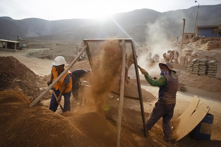 &copy; Reuters.  UPDATE 1-Workers at Peru's Cerro Verde mine to strike for five days