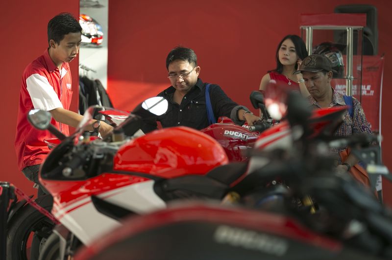 &copy; Reuters.  Benetton family seeks to make Ducati motorbikes Italian -sources