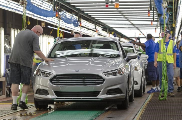 Ford Motor Lacking Oval Badges, Holds Back Some Deliveries - WSJ