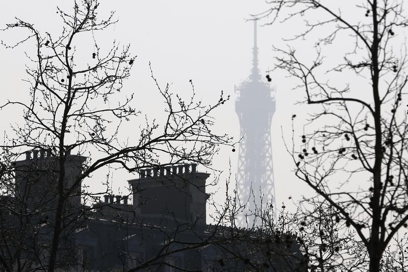 &copy; Reuters.  Tour Eiffel: relocation de bureaux dans le Calvados