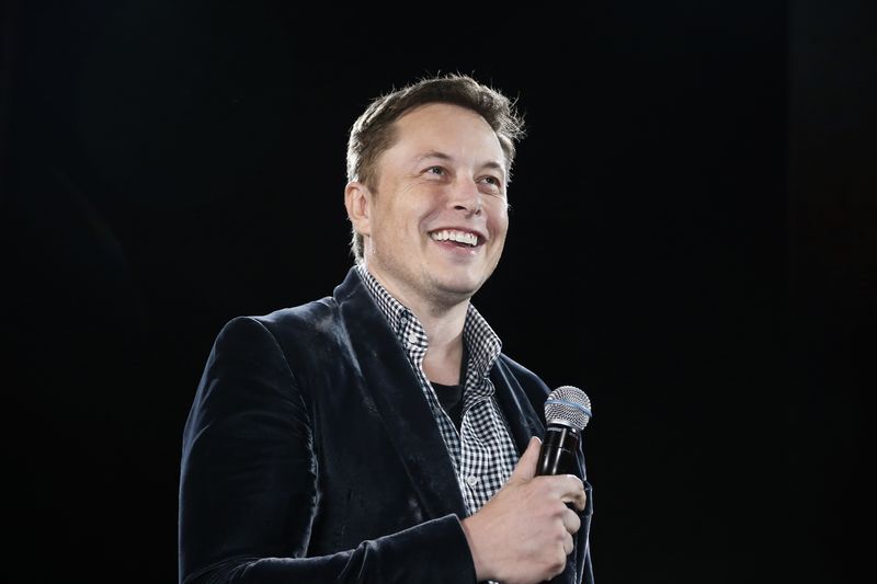 Musk elogia a sus rivales chinos: ¿Estrategia de imagen de Tesla?
