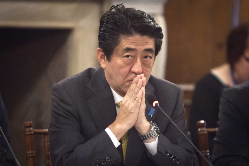 &copy; Reuters.  Abe's Bad Month Gets Worse as Allies Hit Him Over Japan Scandal