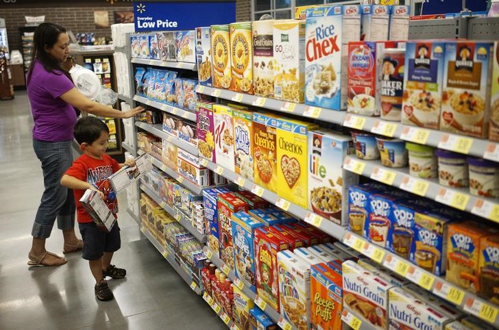 U.S. inflation falls 0.1% in December; core prices up 0.1%