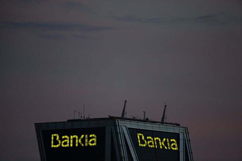 &copy; Reuters.  El Congreso aprueba nuevo plazo para vender Bankia y ajuste contable de Sareb