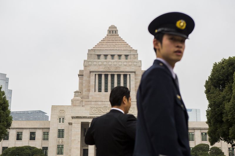 &copy; Reuters.  Азиатские рынки акций снижаются после заседания Банка Японии