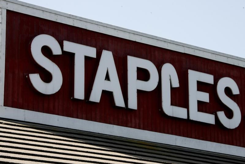 &copy; Reuters.  Staples acuerda la compra de Office Depot por unos 6.300 millones de dólares