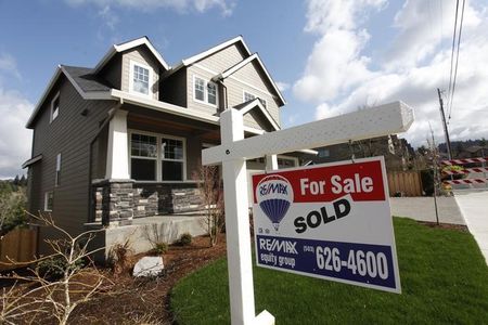 LYNXNPEAAI0Y0_M What is wrong with the housing market?