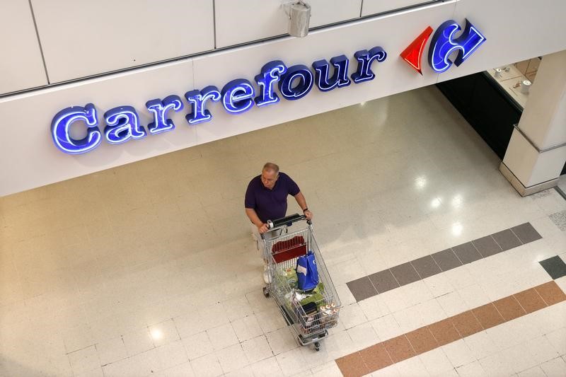 Carrefour tem leve queda; rede registra aumento nas vendas do e-commerce