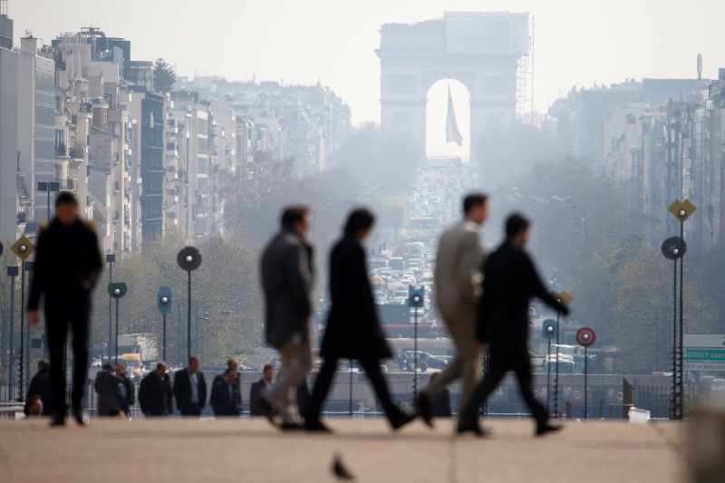 &copy; Reuters.  France: l'emploi salarié a augmenté au 2ème trimestre
